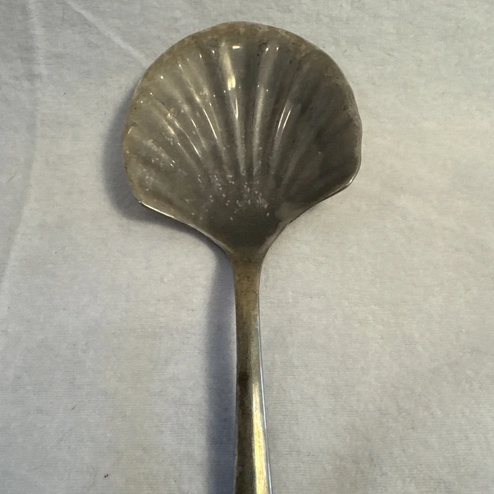 Vintage Silverplate Tipped Shell Pattern Berry Serving Spoon Scalloped 9.5